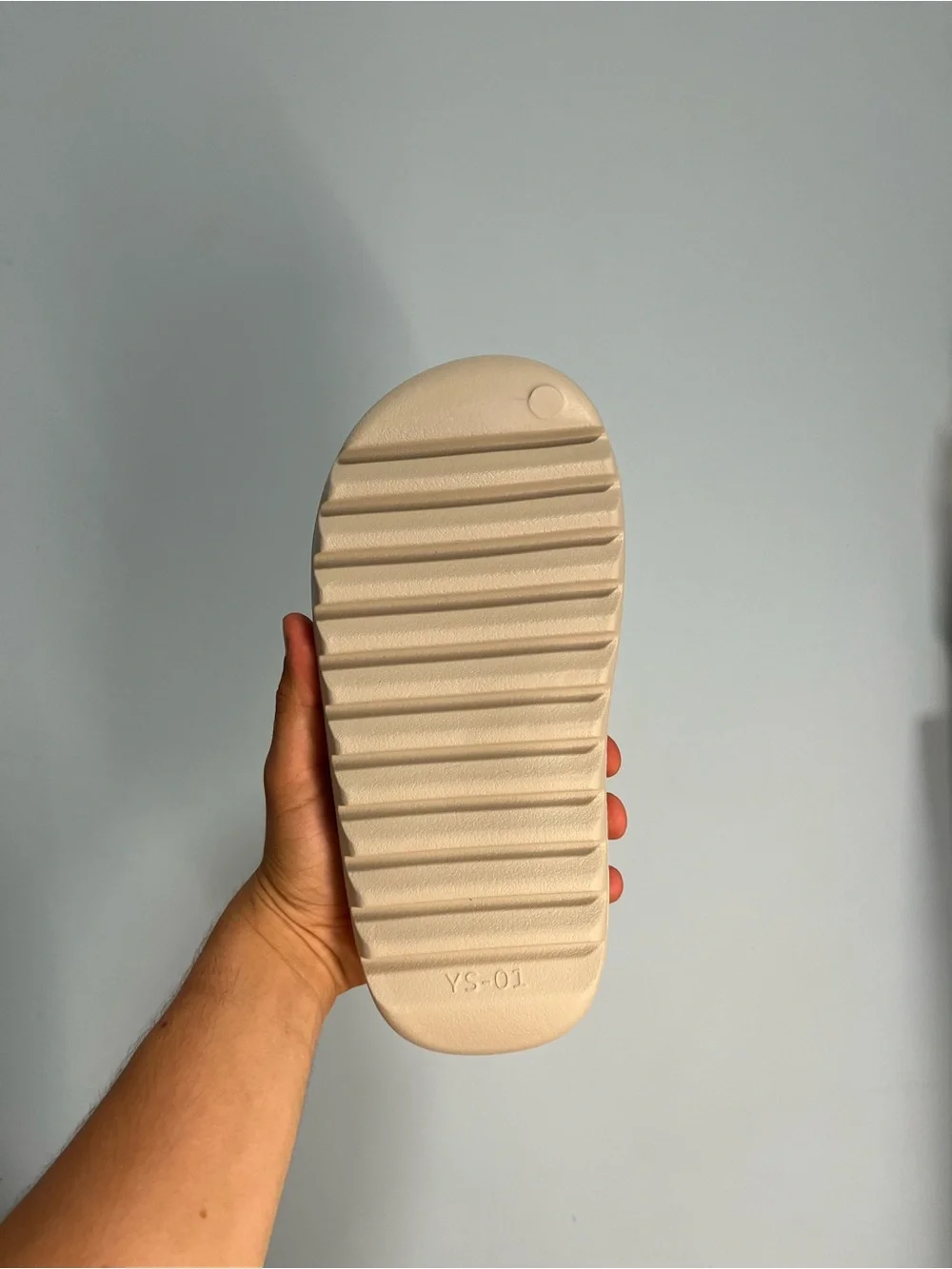 Yeezy authentic slide
